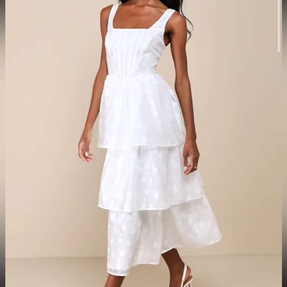 Elegant White Layered Dress